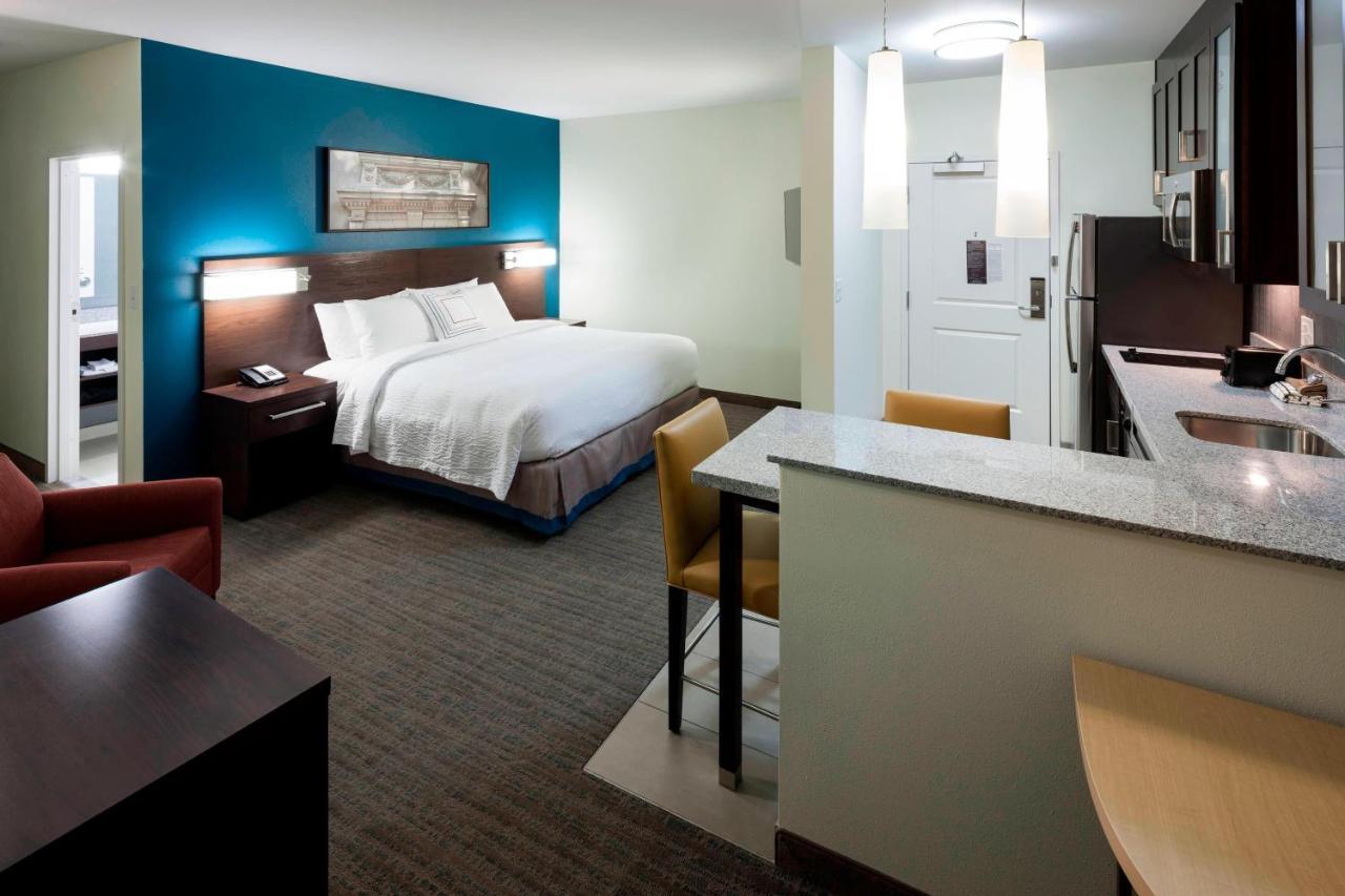 Residence Inn By Marriott Richmond Downtown Экстерьер фото