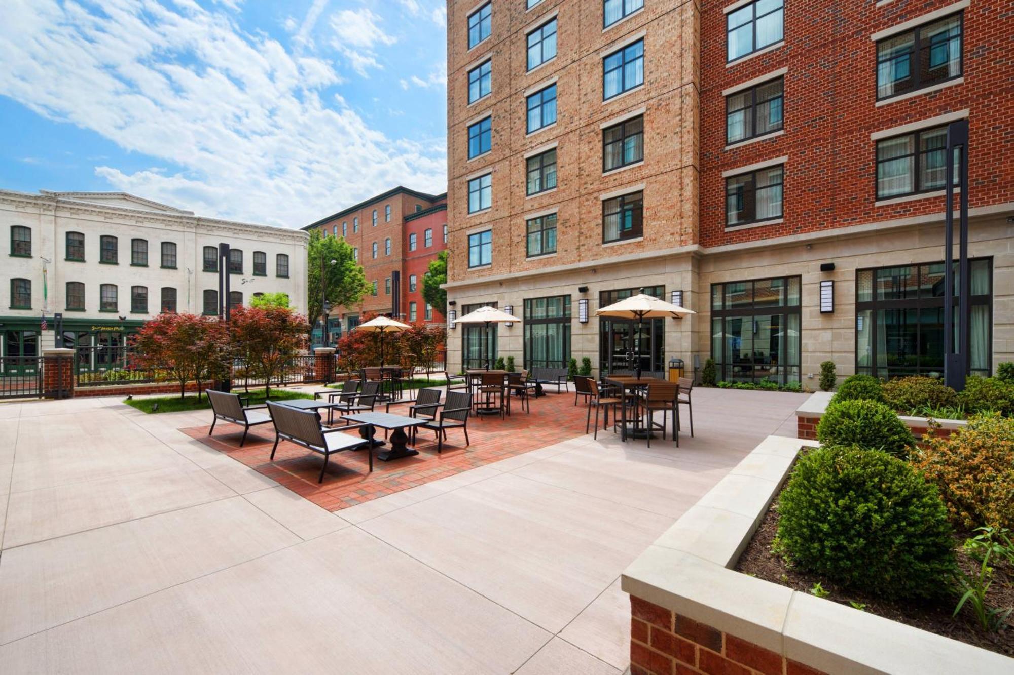 Residence Inn By Marriott Richmond Downtown Экстерьер фото