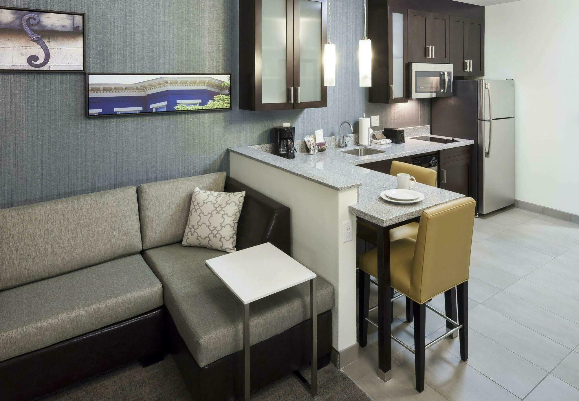 Residence Inn By Marriott Richmond Downtown Экстерьер фото